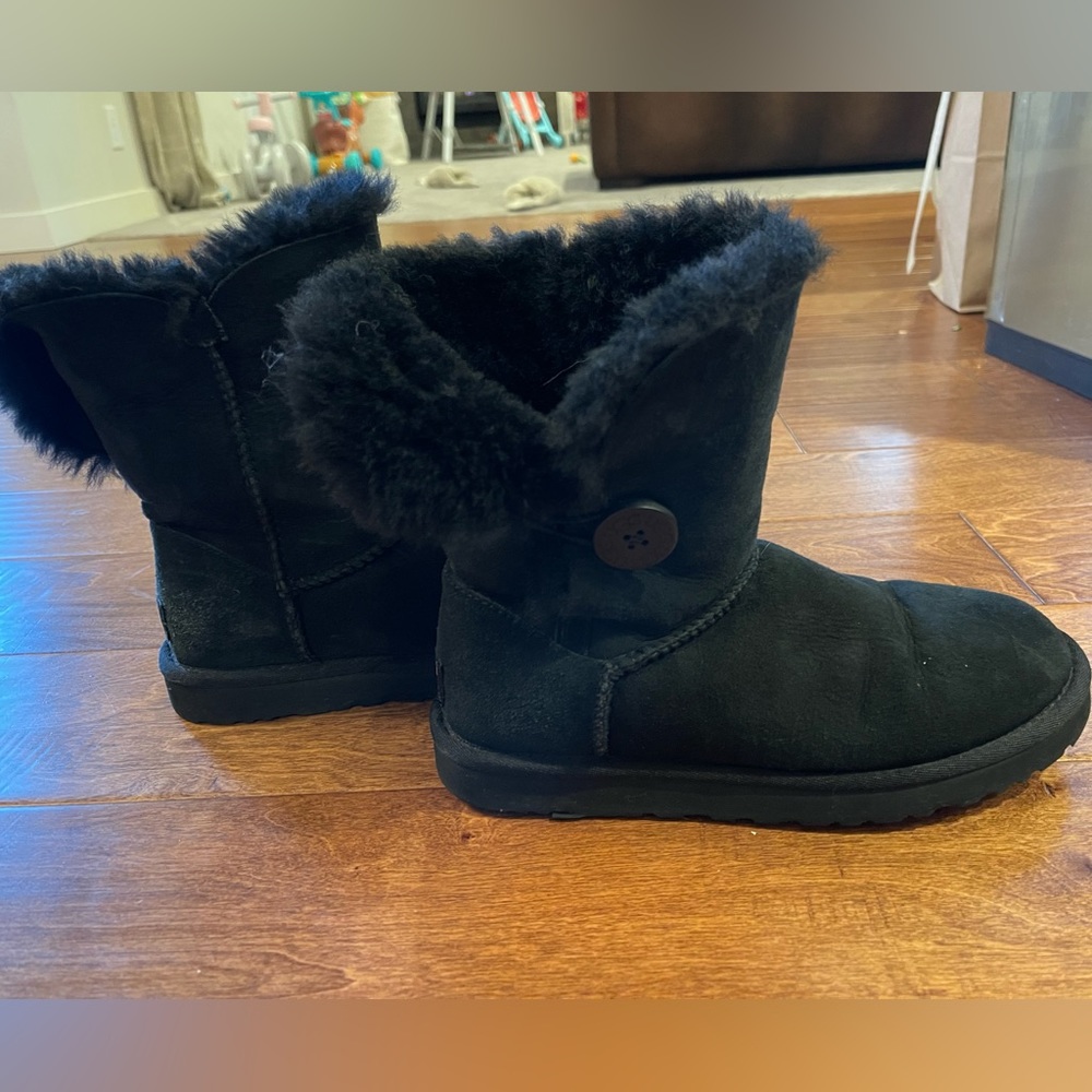Ugg Bailey Button - image 2